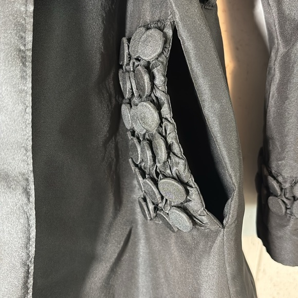 Chez Vous de France Vintage Ruffled Opera Trench Coat - Picture 10 of 17